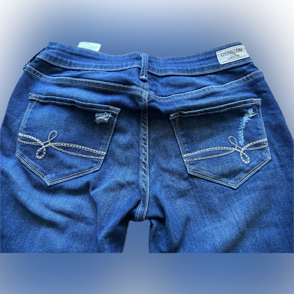 Levi’s Denizen Low Rise straight Leg Capris EUC - Picture 3 of 5
